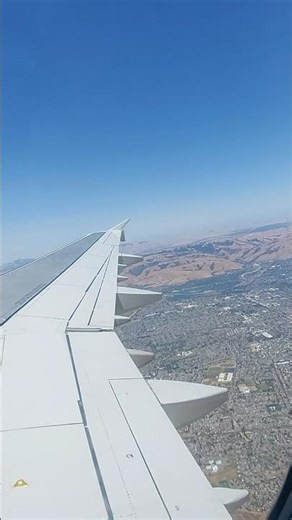 Airbus 321 approaching SFO