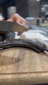 The process of creating black vegetables and fruits by fermentation involves ripening the fresh product in a controlled environment at a specific temperature and humidity for several weeks or months. During the aging process, the natural sugars and amino acids in the product react, causing a darker color, a softer texture and a change in the flavor profile. This process highlights the versatility and potential of fermentation, allowing chefs to discover and create new flavors from everyday ingre