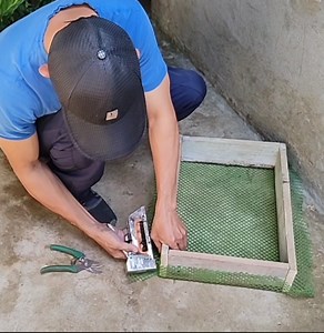 33K views · 223 reactions | Part 1 - DIY Garden Craft Ideas | How to make Soil and Compost Strainer for Plants #plants #composting #diy #garden #crafts | Oliver Uriarte | Facebook