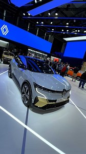 Here's an early look at the Renault Mégane E-TECH powered by the 3rd Generation Snapdragon Automotive Cockpit Platforms from @Qualcomm 😯 #IAAMobility #Qualcomm #QualcommPartner . . . . . #renault #megane #etech #ev #renaultmegane #iaa | SuperSaf