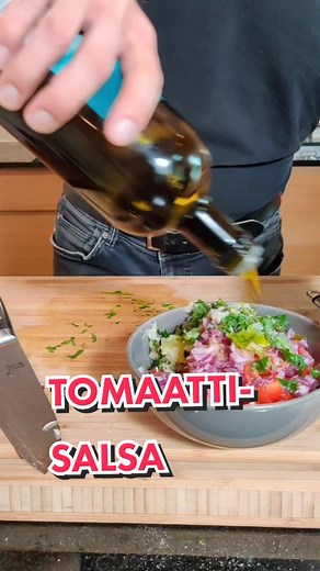 Helppo tomaattisalsa ohje kirsikkatomaateista