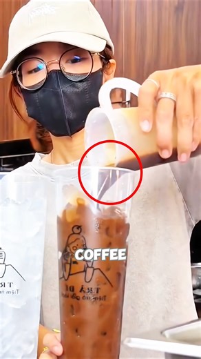 This Girl EXPOSED a Huge Restaurant Scam 😳 (@trade.travatrasua)