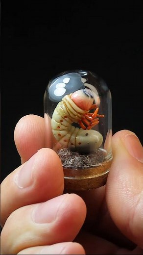 Ocugrubling 🪱 👁 #tinythings #minithings #miniature #minimaker #polymerclay #diorama #polymerclayart