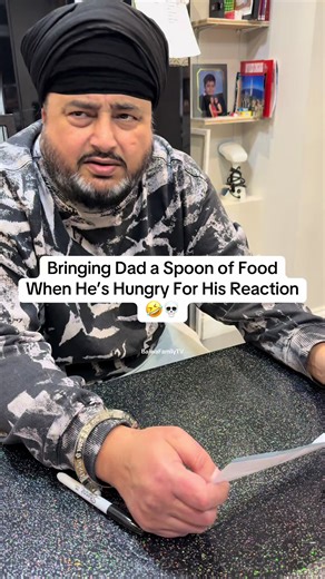 His facee🤣🤣 #funny Follow us on: @bajwafamilycooks @Sik&Simi @SKNDER @Simran Bajwa
