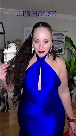 Tis the season💙..Dress @jjshouseofficial 💙..code Christine1125..#jjshouse #curvyfashionista #curvy