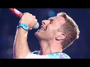 COLDPLAY, Chris Martins’ rendition of FORMIDABLE ( STROMAE) 06/2017 Brussels, Belgium.