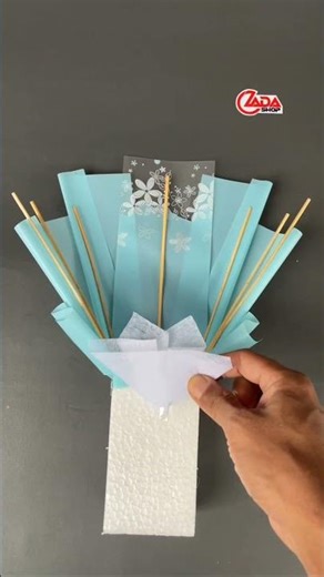 simple tutorial for wrapping a bouquet of money #bouquettutorial #moneybouquet