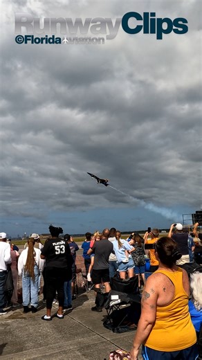 U.S. Navy Blue Angels Maneuvers - Air Show - Plane Spotting 4K #aviation #aviationvideo #planes #planespotting #planespotter #airplanes #airplanespotting #airplanespotter #aviationlovers #airplanelandings #airplanetakeoffs #aviationvideography #blueangels #blueangelsairshow | Florida Aviation