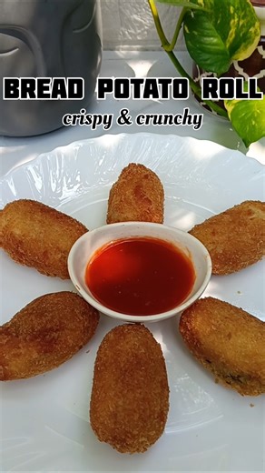 Super Crispy Bread Potato Roll Recipe | Tea Time Snacks #TrendingVideo #ShortsFeed #Viral #Short