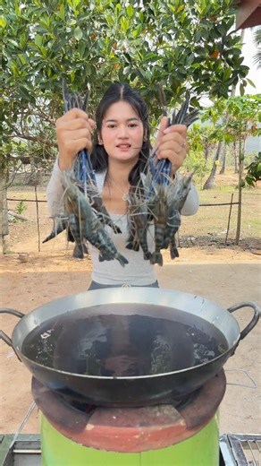 How to crispy Cooking Giant Fresh Prawns in a Big Pan! So Delicious! 🦐🔥Fresh River Prawns Cooking