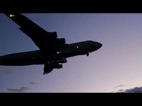 US Air Force C-5 Galaxy Landing in Strong Gusty Winds Incredible Crosswind Landing