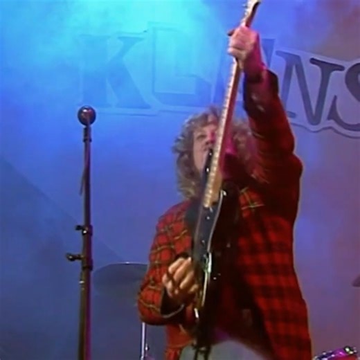 "All things to everyone Run, Runaway" 🎸 Released as a single back in 1984! | Slade