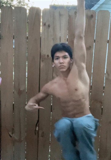 Hitting abs #fyp #gym #lift