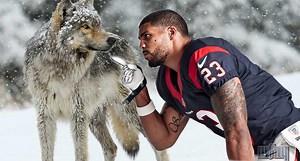 NFL Running Back Arian Foster Thinks He Can Take a Wolf 1 on 1?