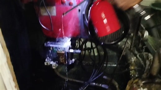 Boiler Fuel Oil Preheater 😲😳🤔 ... Electrosolve chemical on hot heater coils, is this practice safe? ==>The immediate vaporisation of the electrosolve/electroclean chemical shows that the heater was still hot when the this activity of cleaning stray oil from the heating coils. 🤔 Safety first is the culture guys! #fblifestyle | Master Engineer Fix