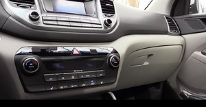 How to defog windshield on Hyundai Tucson