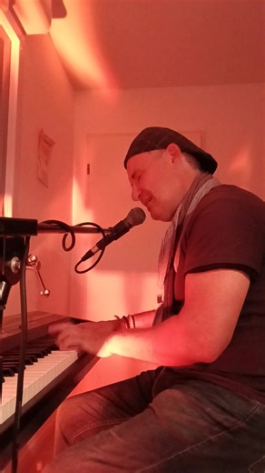 1.3K views · 34 reactions | Bonsoir les amis, la p'tite chanson du mercredi, demandée ce soir par Nadine Pagnac la bonne soirée les petiots | Vincent Maxch | Facebook