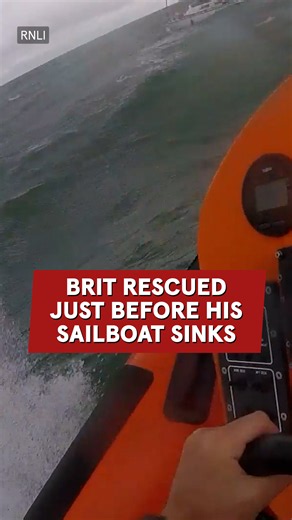 Due to strong winds and challenging sea conditions during the rescue, the lifeboat crew were initially unable to spot the casualty vessel 🛟