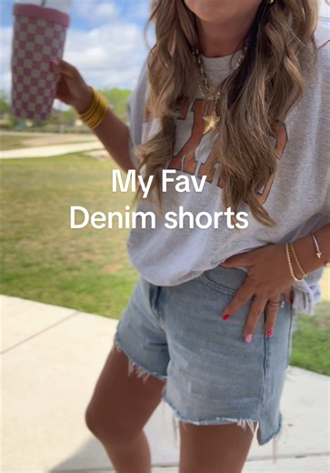 Denim shorts for the girls who don’t want their butts out 😂 #denimshorts#modestshorts#tiktokshopcreatorpicks #tiktokshopspringglowup