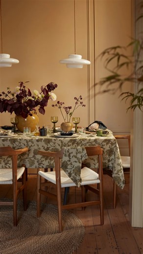 The best gifts are made for home...the ones that become part of the memories you share. Rosie Floral’s vintage charm and soft woven detail makes every table feel special, from festive dinners to long, laughter-filled evenings. It’s a gift that brings beauty, warmth, and togetherness to the season. #christmasathome #giftideas #christmastable #tablescapeinspo #secretlinenstore | Secret Linen Store