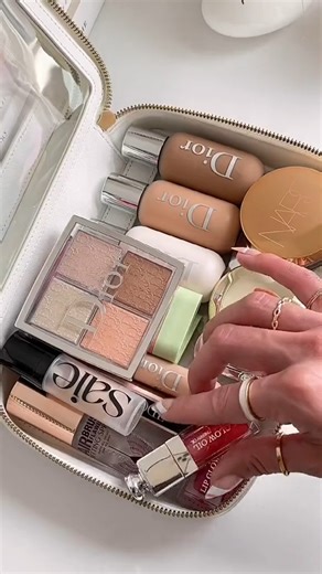 430K views · 10K reactions | Asmr organizing asmr makeup asmr sounds #asmrmakeup #makeuporganization #asmrorganizing #organizewithme #drawerorganization #makeupstorage ASMR #asmr #asmrsounds #asmrvideo #asmrfood #LeRaina | Le Raina | Facebook