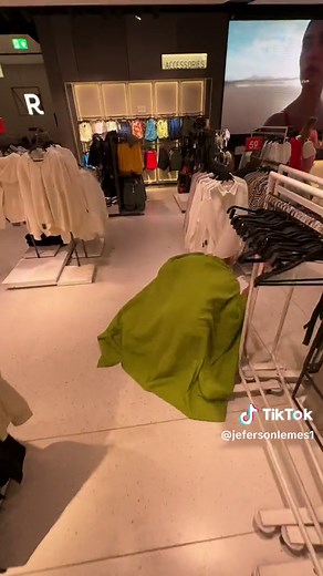 Funny Gnome Meme | Crawly the Wizard Gnome | Comedy Performance