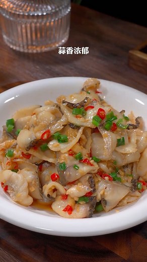 Cheung Kelvin on Instagram: "以后要是想吃鱼，你就像我这样在家做，简单又好吃 #相機食先 #美食 #homecooking #recipe #foodstagram #dinner #breakfast #foodgasm #lovrfood #instagood #homemade #sweet #lunch #foodporn #foodie #recipes #chinesefood #yummyfood #toptags #asianfood #asian #spicyfood #yumm #yummy #chinese #delicious #food #deliciousfood #nutrition"