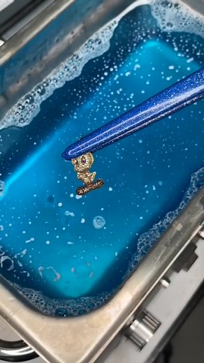 44K views · 120 reactions | The Power of Ultrasonic Cleaning . . . . #ultrasoniccleaning #sciencefacts #howitworks #shortsvideo #viralshorts | WideEra | Facebook