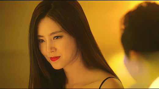 韩国美女韩彩雅，性感漂亮，身材超好