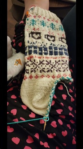knitting a Christmas stocking #christmas #xmas #santa