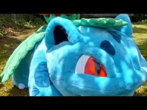 Unboxing 20 Pokemon plush