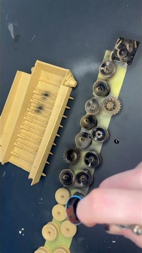 Tiger tank build #scalemodel #modelkit #worldwar2 #artist #acrylicpaint #history #history #paint