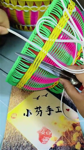 Techniques and methods for weaving baskets. #shorts