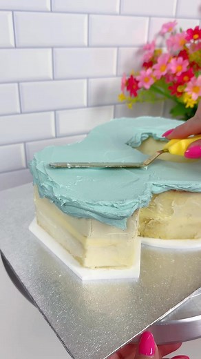 Hen party or engagement cake 🎂💍! So classy and so fun. But most of all, so easy to make with all the tools featured available on our website ✨️😊! #sweetstamp #cakehack #cakedecoratingtips #bakingforbeginners | Sweet Stamp - Amy Cakes