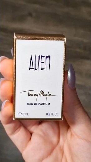 Unboxing an OG tiny bottle of Alien by Thierry Mugler! #asmr #perfume #eaudeparfum #mugler #vintage
