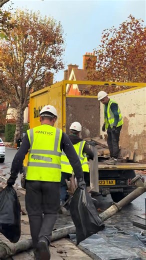 Rubbish Taxi works quickly, conveniently and honestly. Our cars are equipped with scales - you pay only for the actual weight of the waste, not for the nominal volume. Every day we help many of customers make their home or office cleaner. 16 p. per kg. Transport from £40. And also prices are subject to VAT. #cleanspace #junkremoval #rubbishremoval
