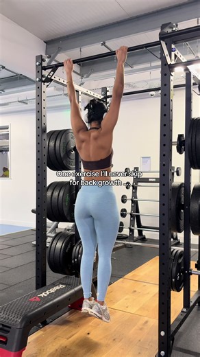 Top Exercise for Back Growth: Lat Pull Down