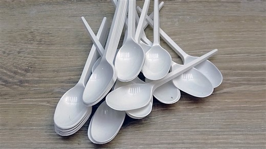 Fun and Bright Crafts for Kids Using Plastic Spoons