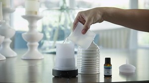 Watch Using Your Airomé Ultrasonic Oil Diffuser- Snowman on Amazon Live