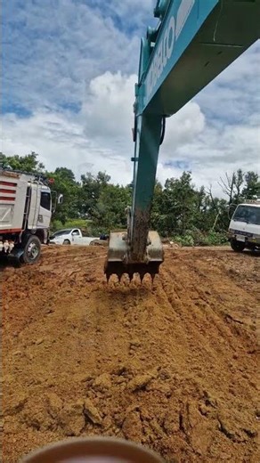 Earthmoving Operations on a Clear Day #hitachizaxisbelahjalan #automobile #constructionequipment