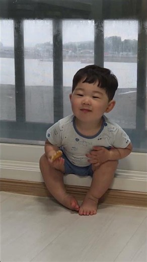 #윙크 #하는 #초롱이 #우리아기 #사랑해 #엄마버전 #아빠윙크 #과자먹는 #아기 #버터와플