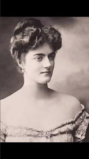 Clementine Churchill (1885–1977) 🌿The Woman Behind the War Leader