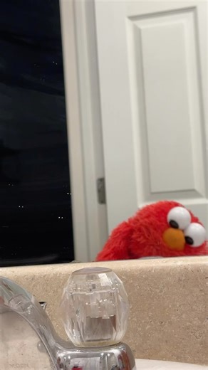 63K views · 38K reactions | Elmo explains the magic of cussing and why he chooses to do it! - #elmo #elmomemes #cusswords #funny #comedyvideos - - - - Cr @logeypump23 | Britmanspeaks | Facebook