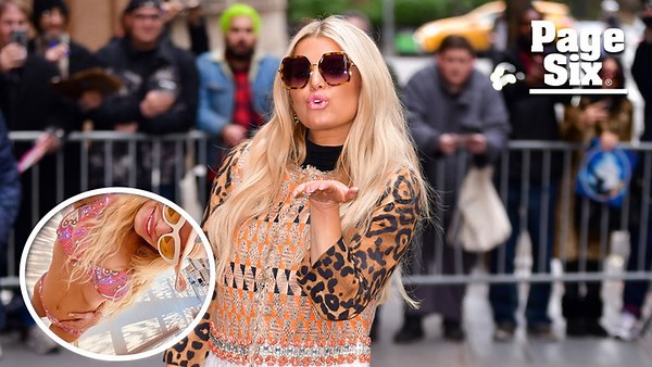 Jessica Simpson shares sexy bikini selfie after 100-pound weight loss
