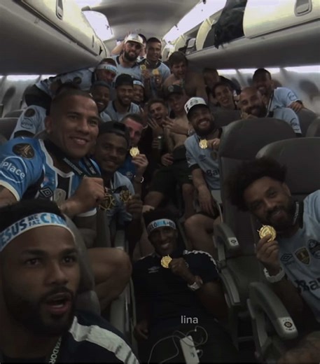 que saudade 2017 #gremio #gremiomaiordosul💙🖤🤍 #fyp #foryou #2017 #gremiocopeiro