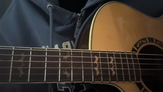 눈사람 노래와 기타 연주로 겨울 감성 느끼기