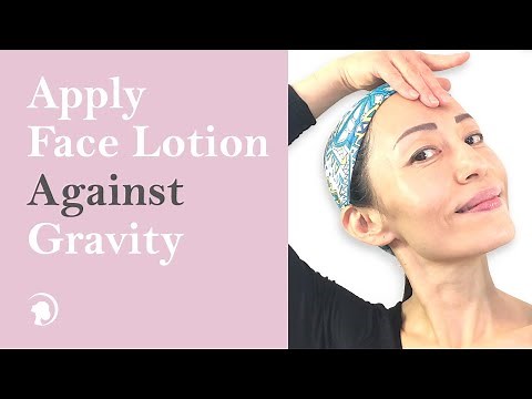 How to Apply Moisturizer Properly