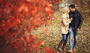 Prepare to *Fall* in Love With These Awesome Autumn Date Ideas