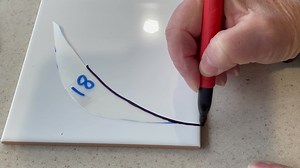 YAY - the mosaic gods are with me. My REAL part of this challenge starts with shaping large pieces of tiles and associated inside curves. I don’t have a ring saw so I’m hoping my old working either stained glass skills help me out. BONUS I found some very soft/thin, cheap ceramic tiles which should help with some success. Otherwise, I would have no hope. In making the lion and would need to rethink my challenge piece. I hope you enjoy these hint and tips as I bumble my wat through. #MosaicMONOCH