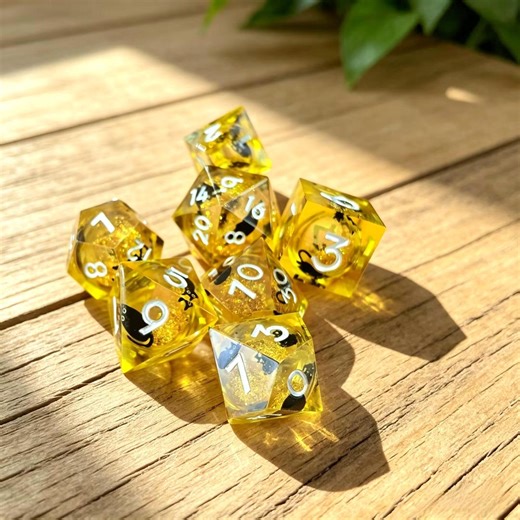 The Crystal Cat Resin Quicksand Liquid Dice Set Features DND Dice With Sharp Edges, Making It the Perfect Gift for Gamers. - Etsy UK